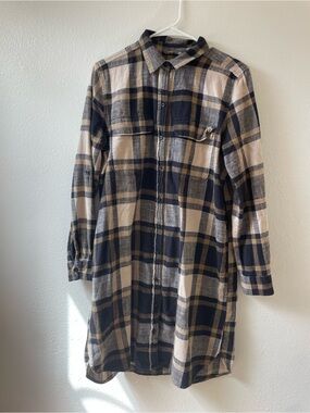 LOFT Plaid Button-Up Shirt in Black & Beige